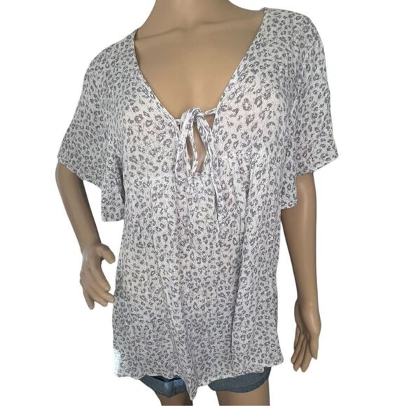 Pink Lily Leopard Print Loose Fit Lightweight Blouse With Tie Front - Picture 1 of 4